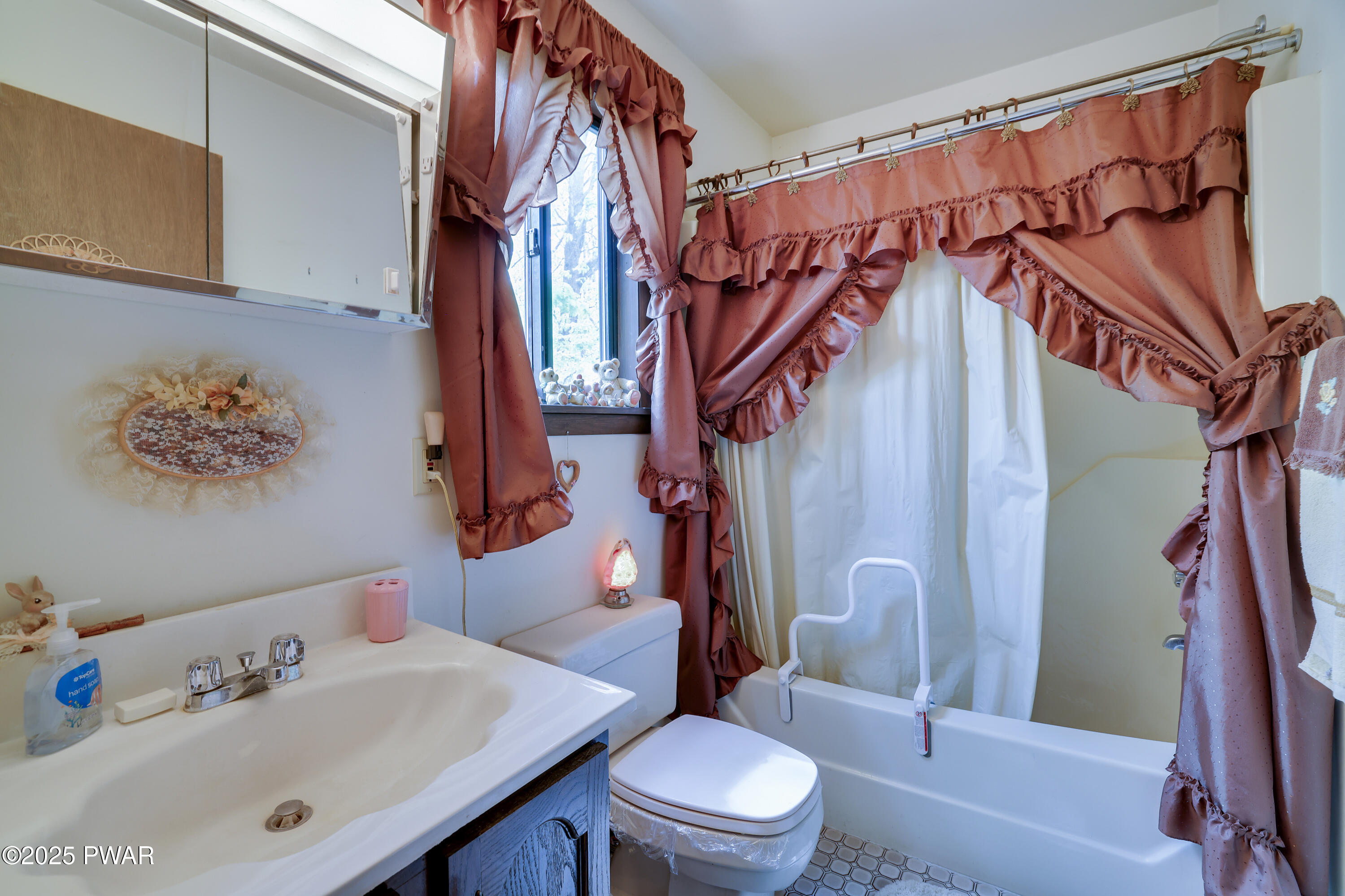 105 Golden Eagle Terrace, Milford, Pennsylvania image 20