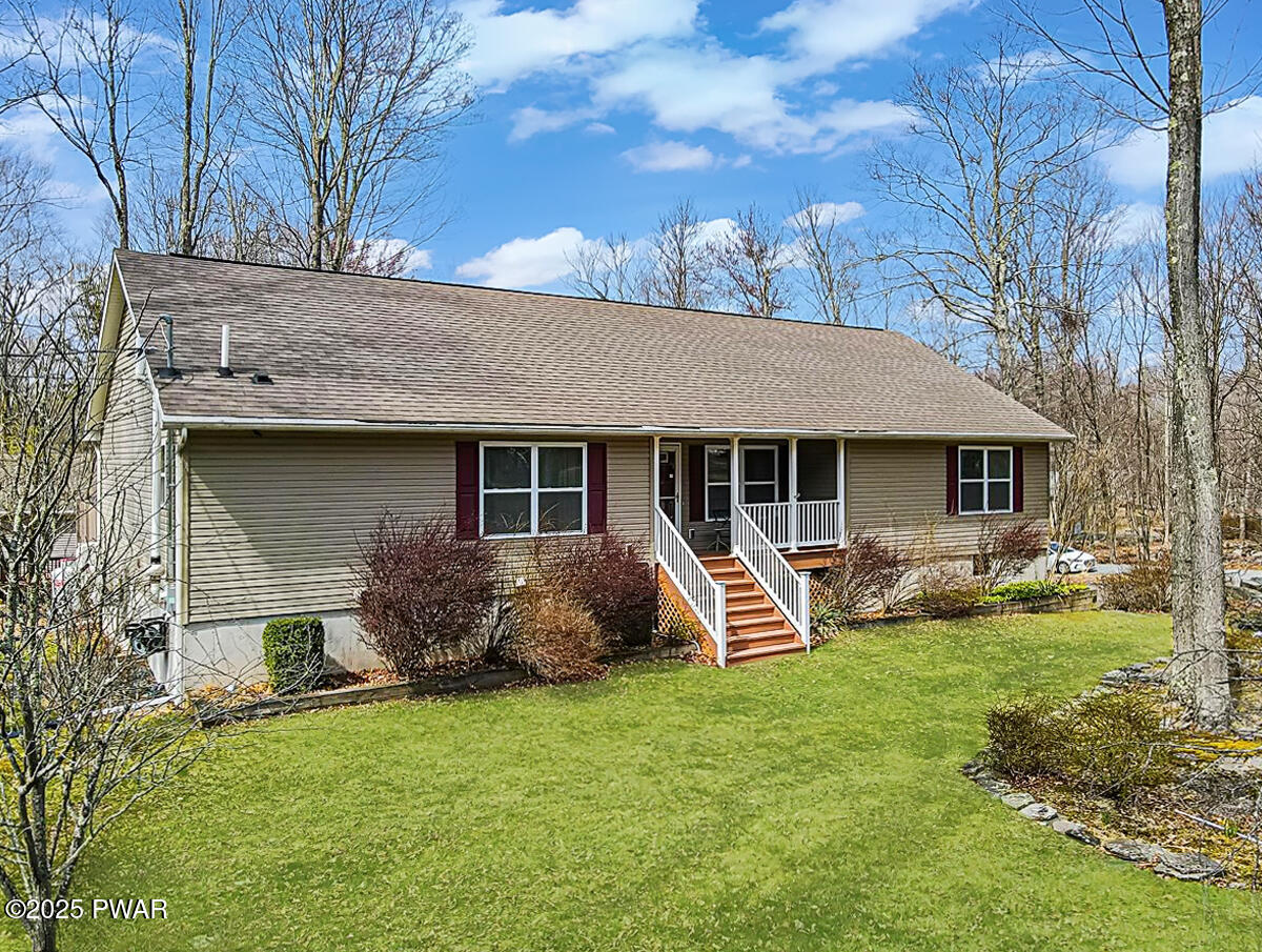 104 Falcon Crest Crst, Greentown, Pennsylvania image 1