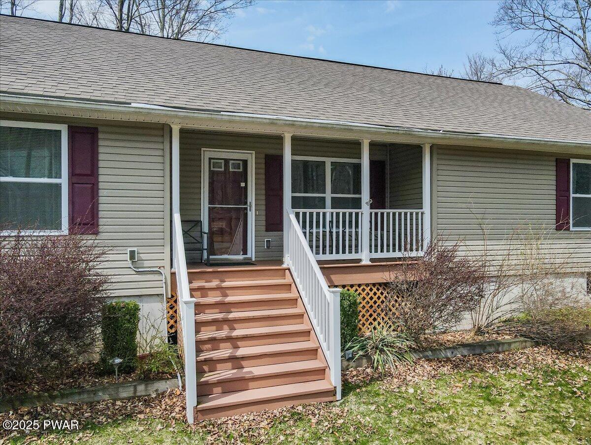 104 Falcon Crest Crst, Greentown, Pennsylvania image 3