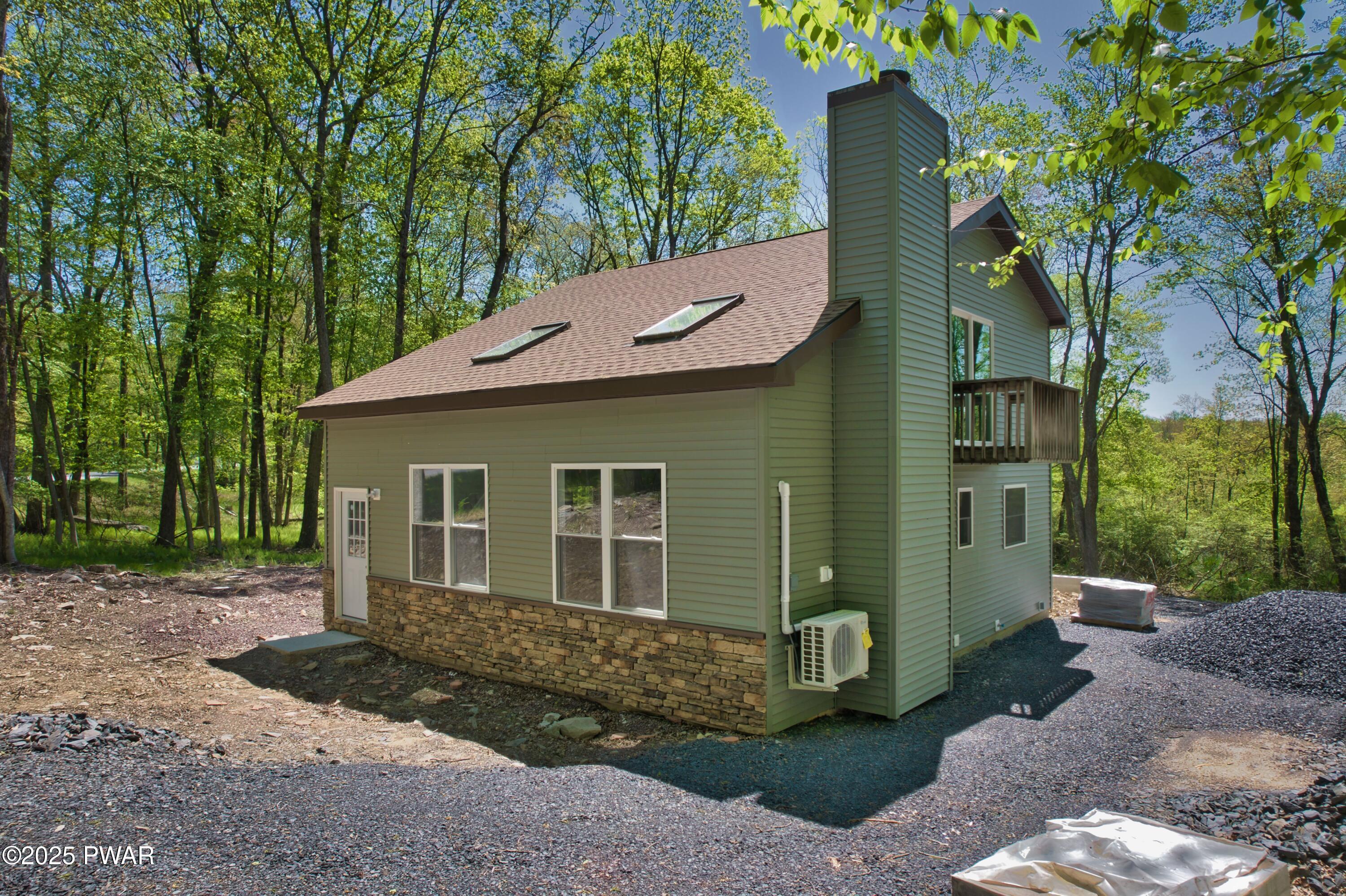 371 Underhill Drive, Tamiment, Pennsylvania image 3
