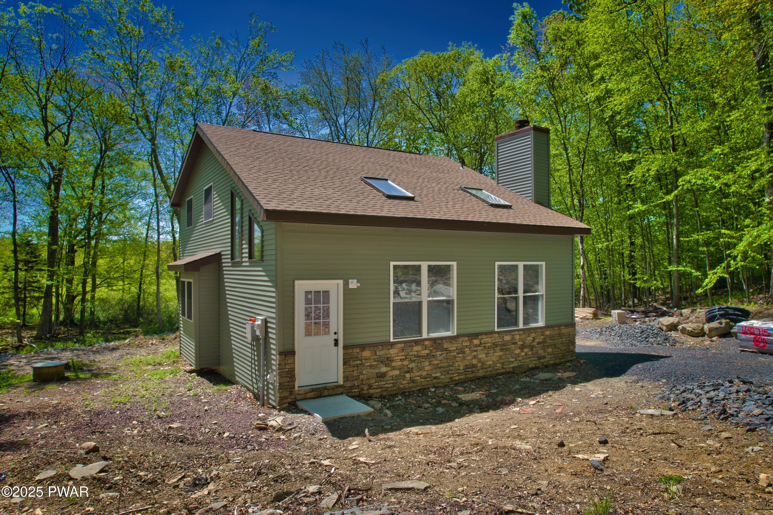 371 Underhill Drive, Tamiment, Pennsylvania image 1