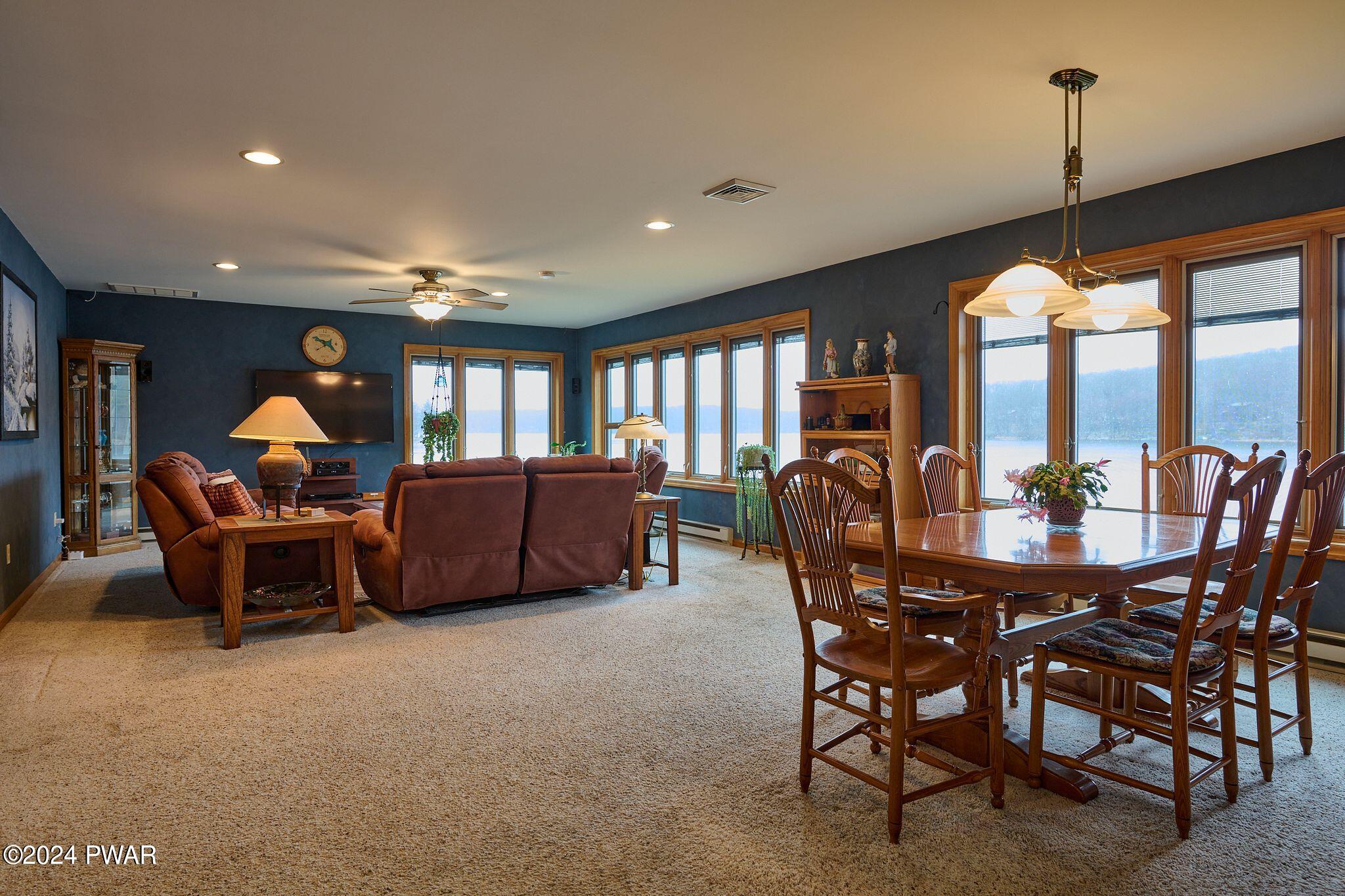 Hawley, Pennsylvania 18428, United States, 4 Bedrooms Bedrooms, ,2 BathroomsBathrooms,Residential,Pending,61446