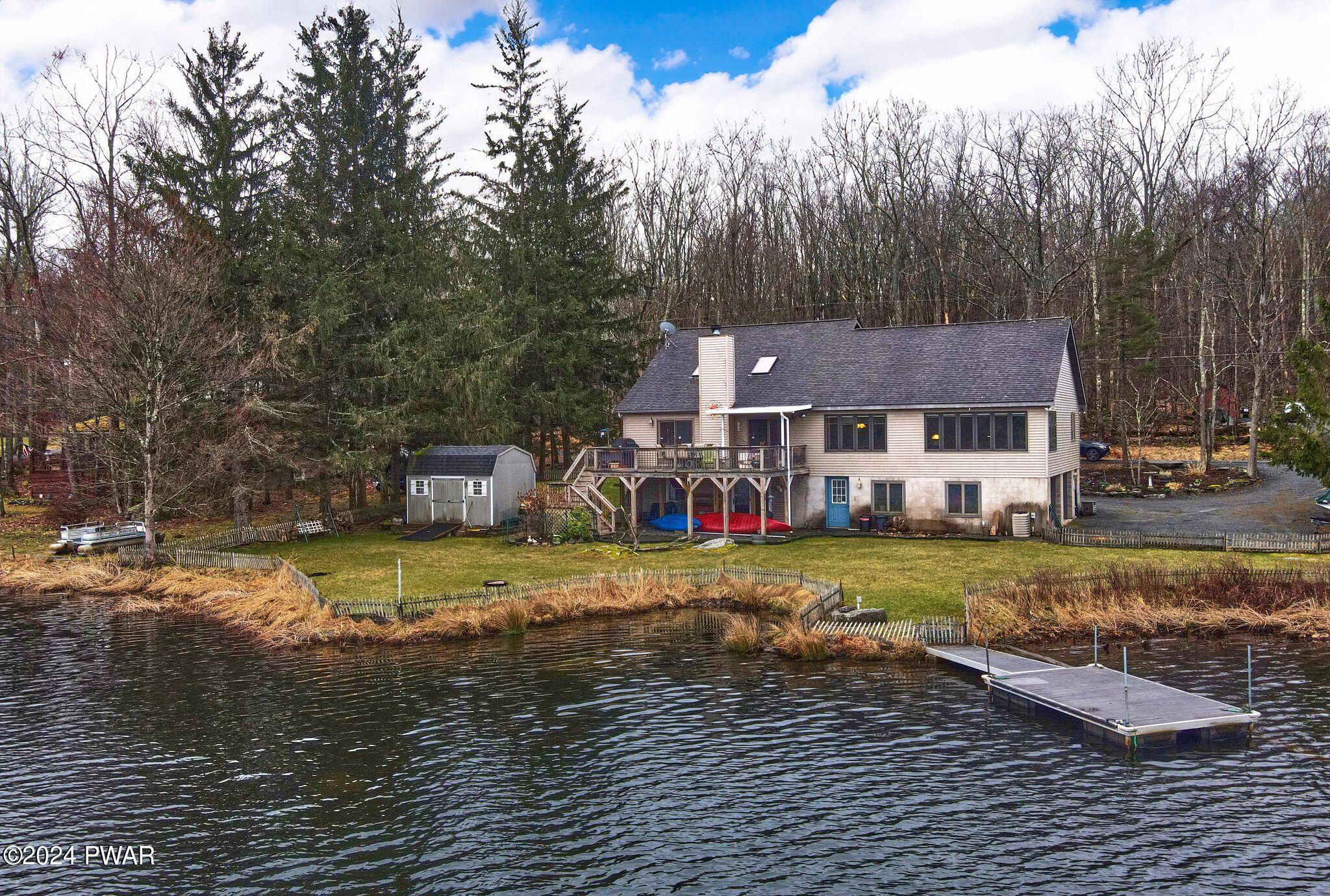 Hawley, Pennsylvania 18428, United States, 4 Bedrooms Bedrooms, ,2 BathroomsBathrooms,Residential,Pending,61446