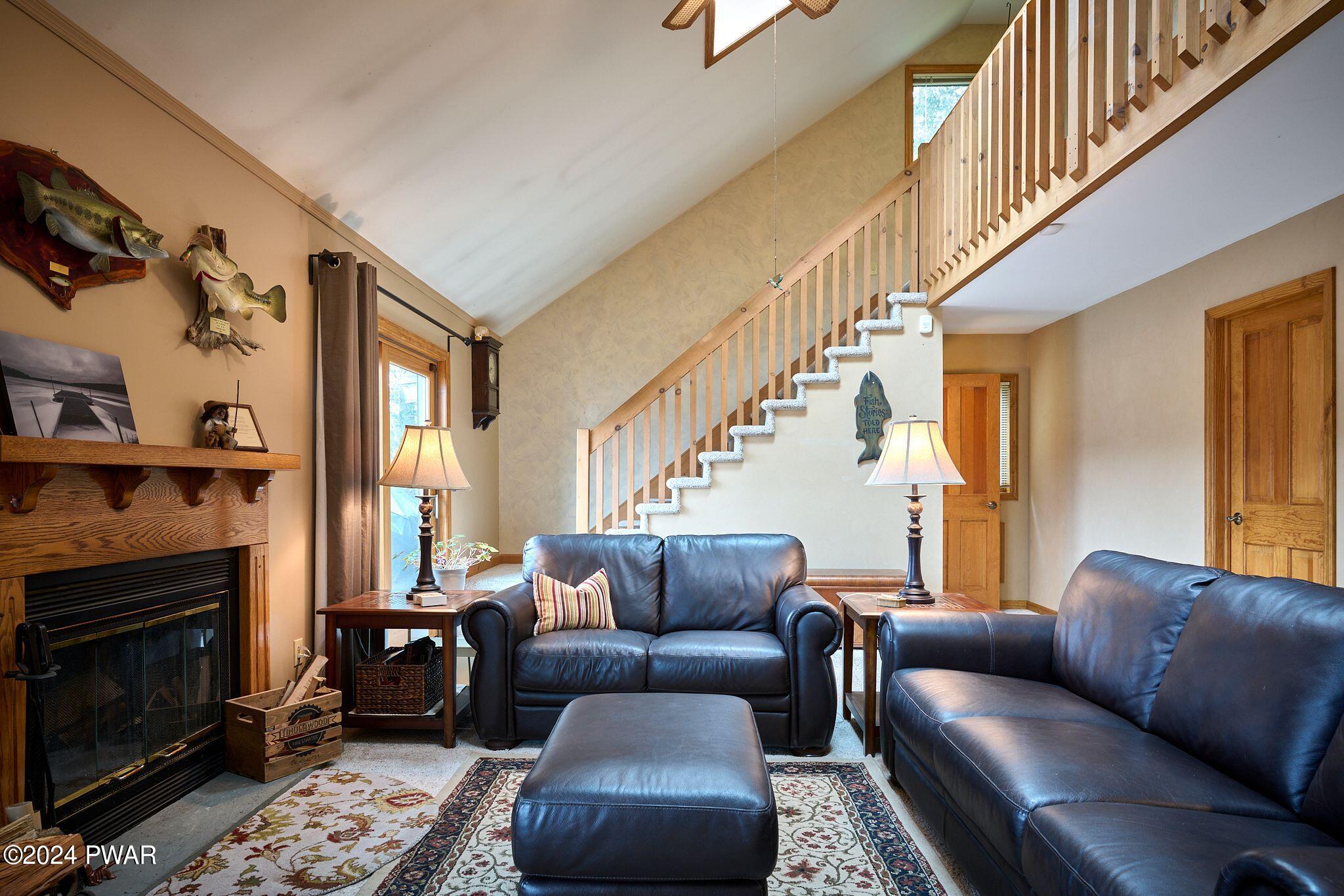 Hawley, Pennsylvania 18428, United States, 4 Bedrooms Bedrooms, ,2 BathroomsBathrooms,Residential,Pending,61446