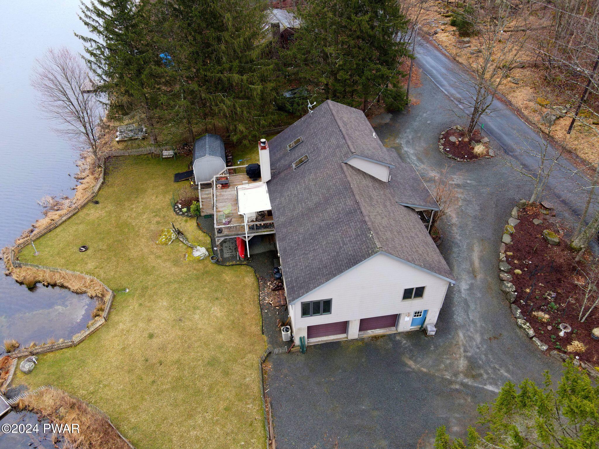 Hawley, Pennsylvania 18428, United States, 4 Bedrooms Bedrooms, ,2 BathroomsBathrooms,Residential,Pending,61446