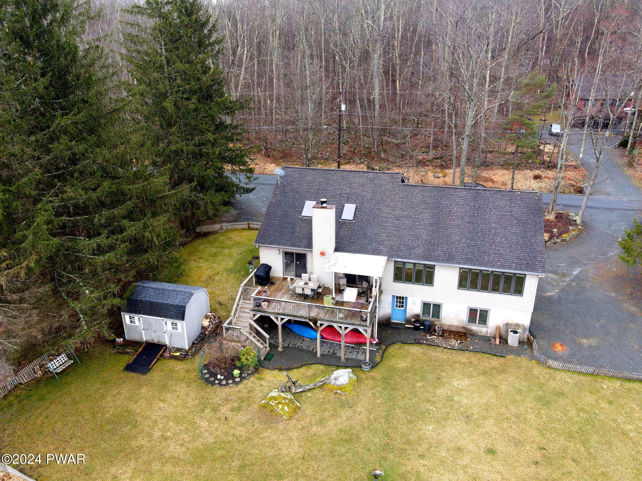 Hawley, Pennsylvania 18428, United States, 4 Bedrooms Bedrooms, ,2 BathroomsBathrooms,Residential,Pending,61446