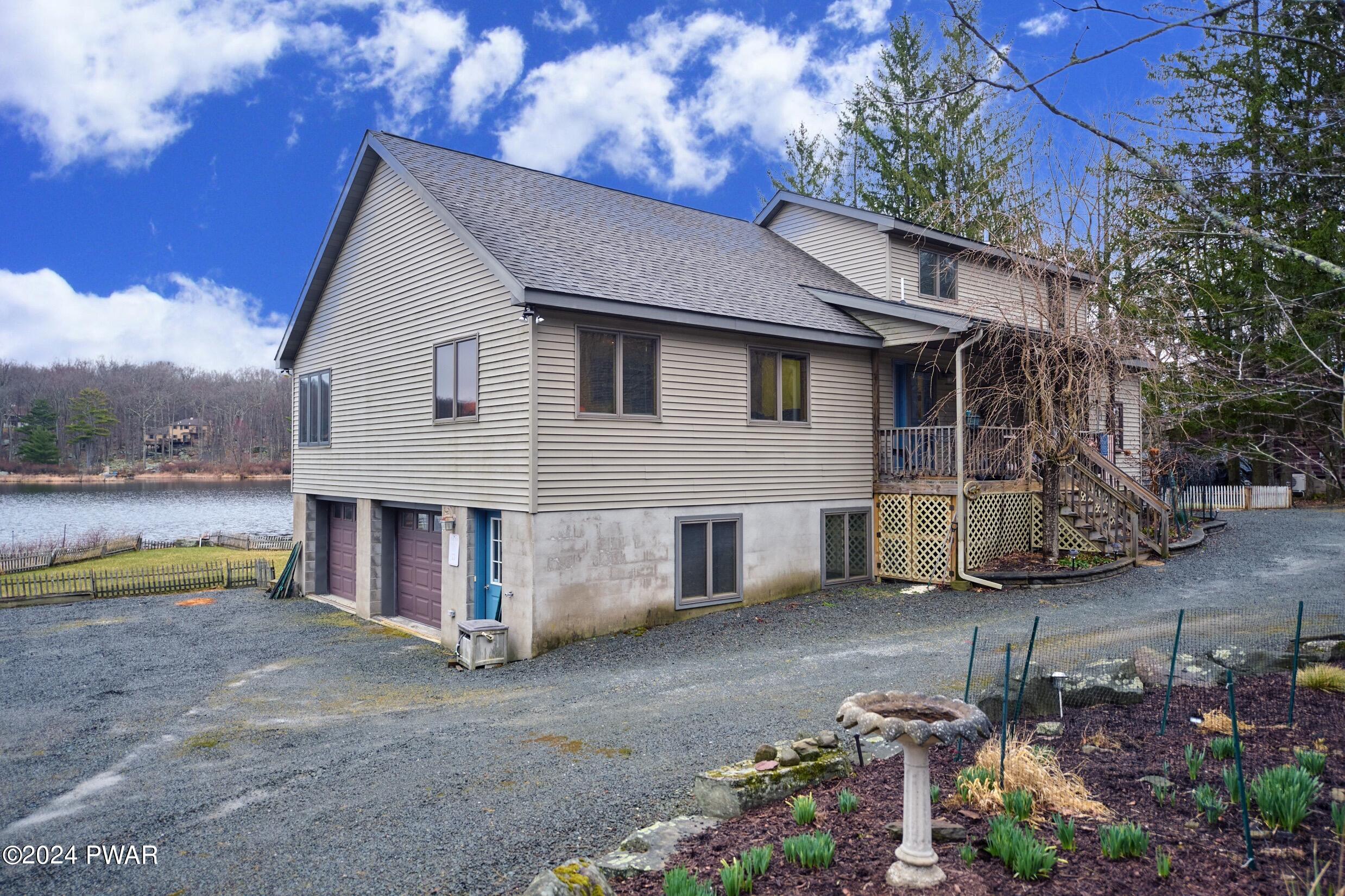 Hawley, Pennsylvania 18428, United States, 4 Bedrooms Bedrooms, ,2 BathroomsBathrooms,Residential,Pending,61446