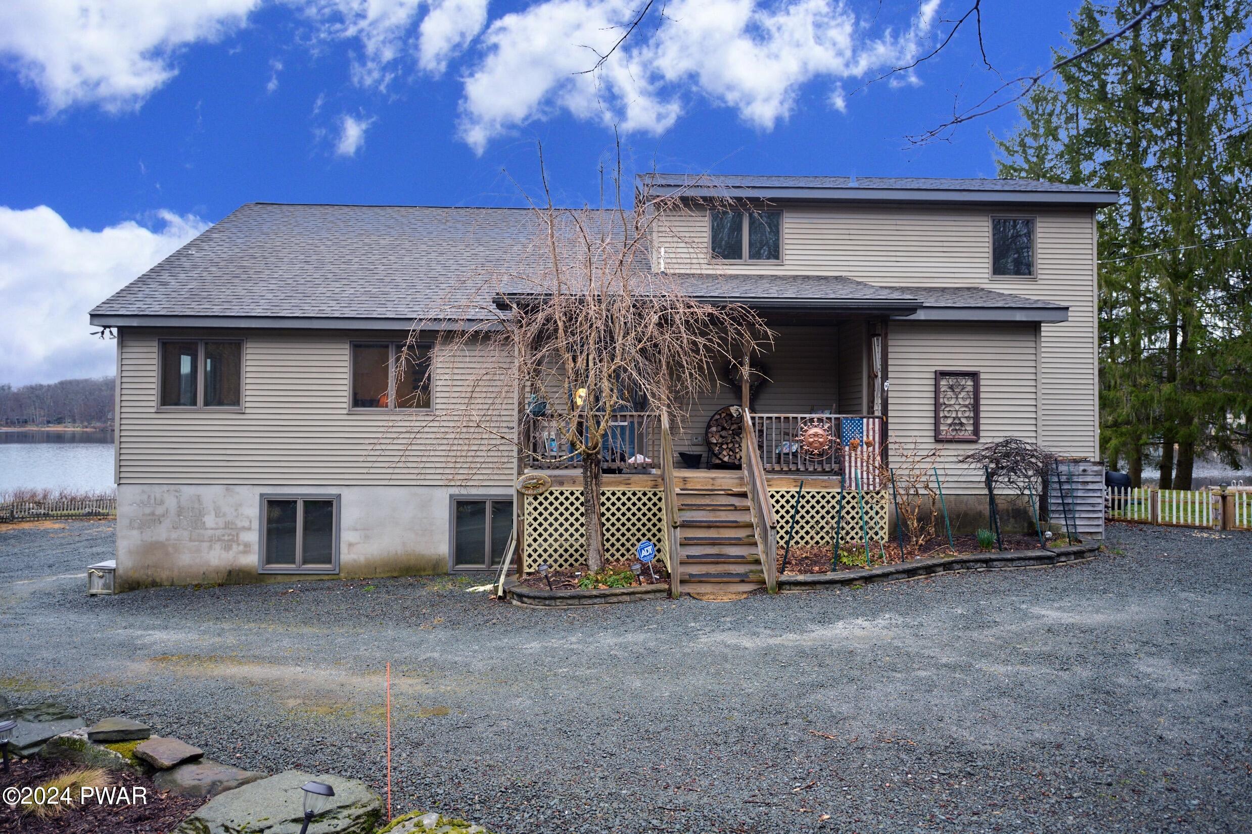 Hawley, Pennsylvania 18428, United States, 4 Bedrooms Bedrooms, ,2 BathroomsBathrooms,Residential,Pending,61446