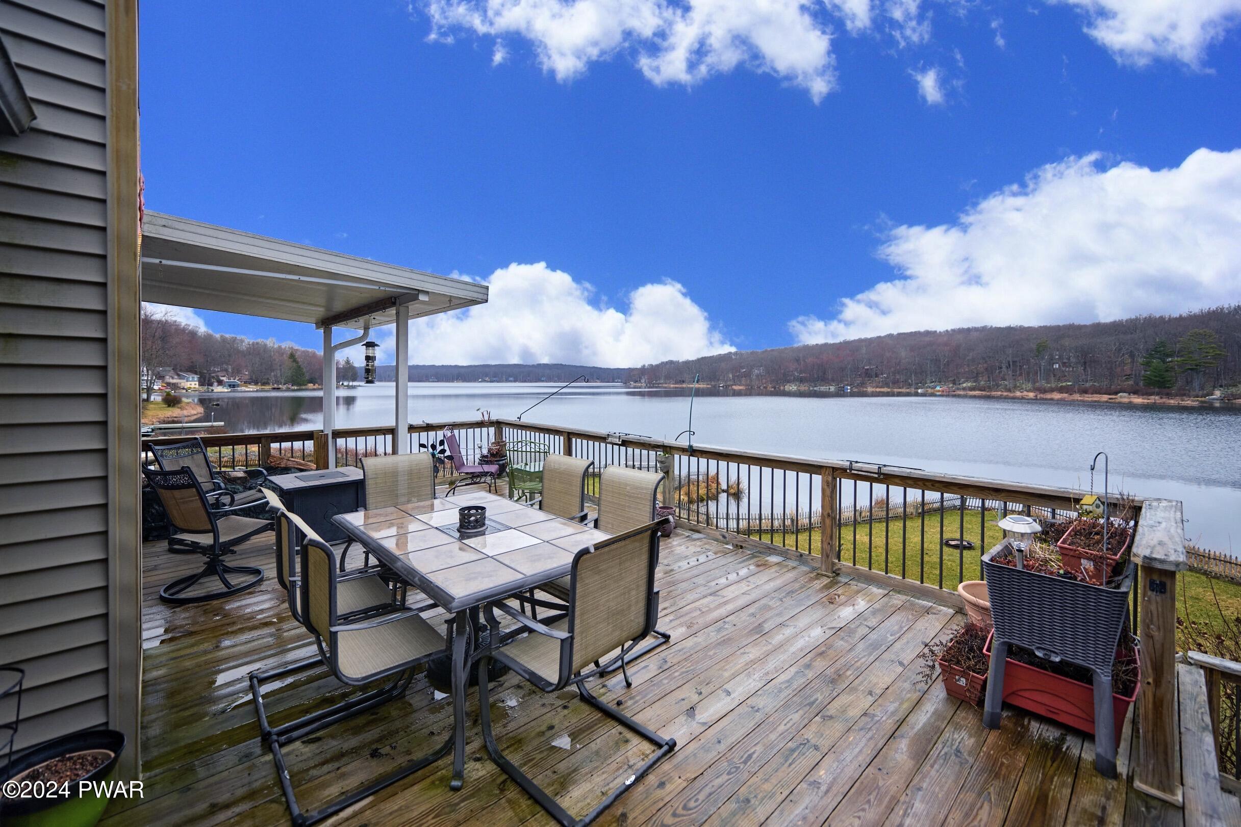 Hawley, Pennsylvania 18428, United States, 4 Bedrooms Bedrooms, ,2 BathroomsBathrooms,Residential,Pending,61446