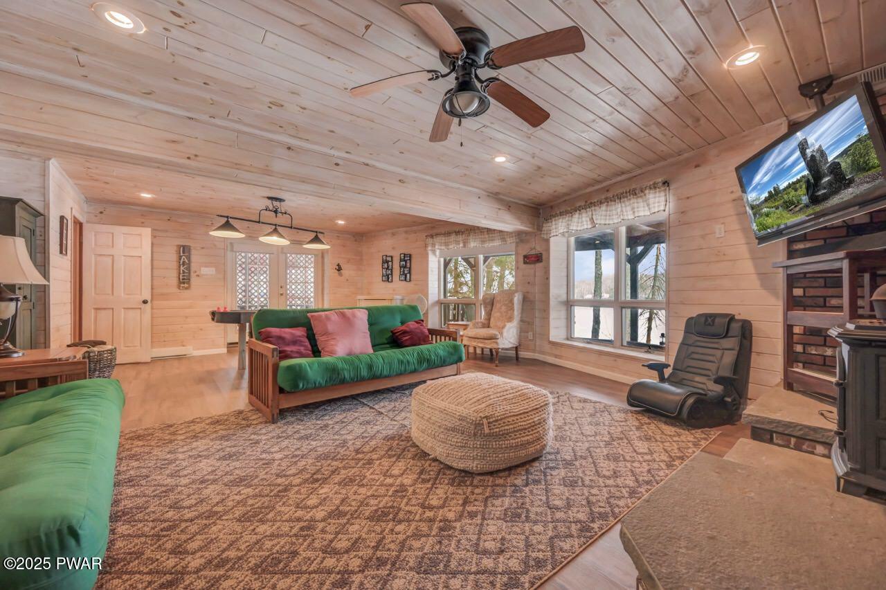Lake Ariel, Pennsylvania, 18436, United States, 5 Bedrooms Bedrooms, ,2 BathroomsBathrooms,Residential,Active,2006806