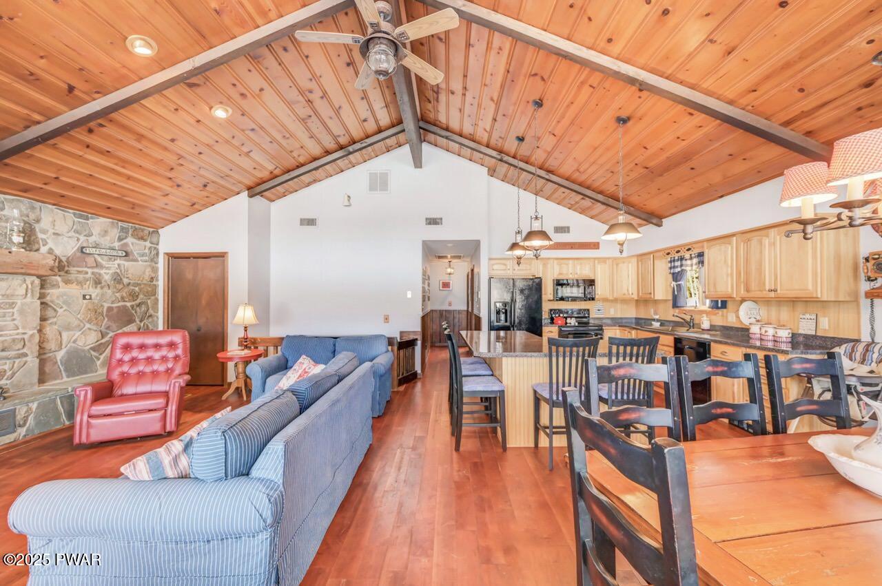Lake Ariel, Pennsylvania, 18436, United States, 5 Bedrooms Bedrooms, ,2 BathroomsBathrooms,Residential,Active,2006806
