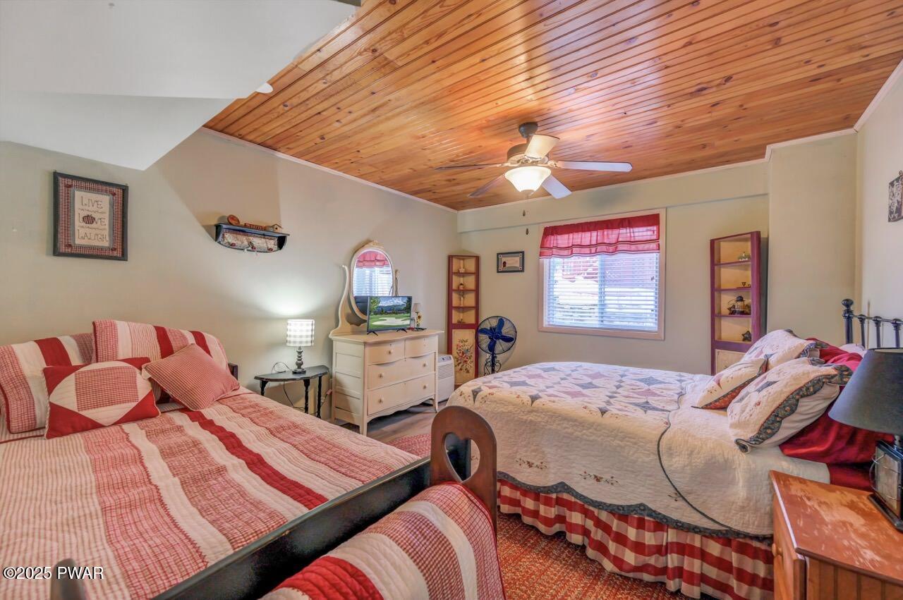 Lake Ariel, Pennsylvania, 18436, United States, 5 Bedrooms Bedrooms, ,2 BathroomsBathrooms,Residential,Active,2006806