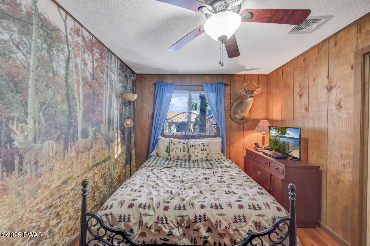 Lake Ariel, Pennsylvania, 18436, United States, 5 Bedrooms Bedrooms, ,2 BathroomsBathrooms,Residential,Active,2006806