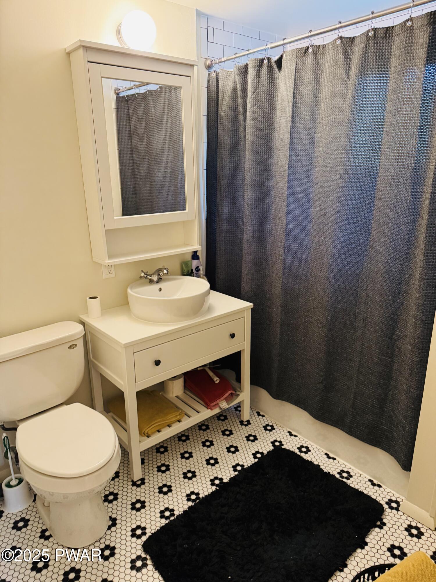 Lords Valley, Pennsylvania 18428, United States, 2 Bedrooms Bedrooms, ,2 BathroomsBathrooms,Residential,Active,130764