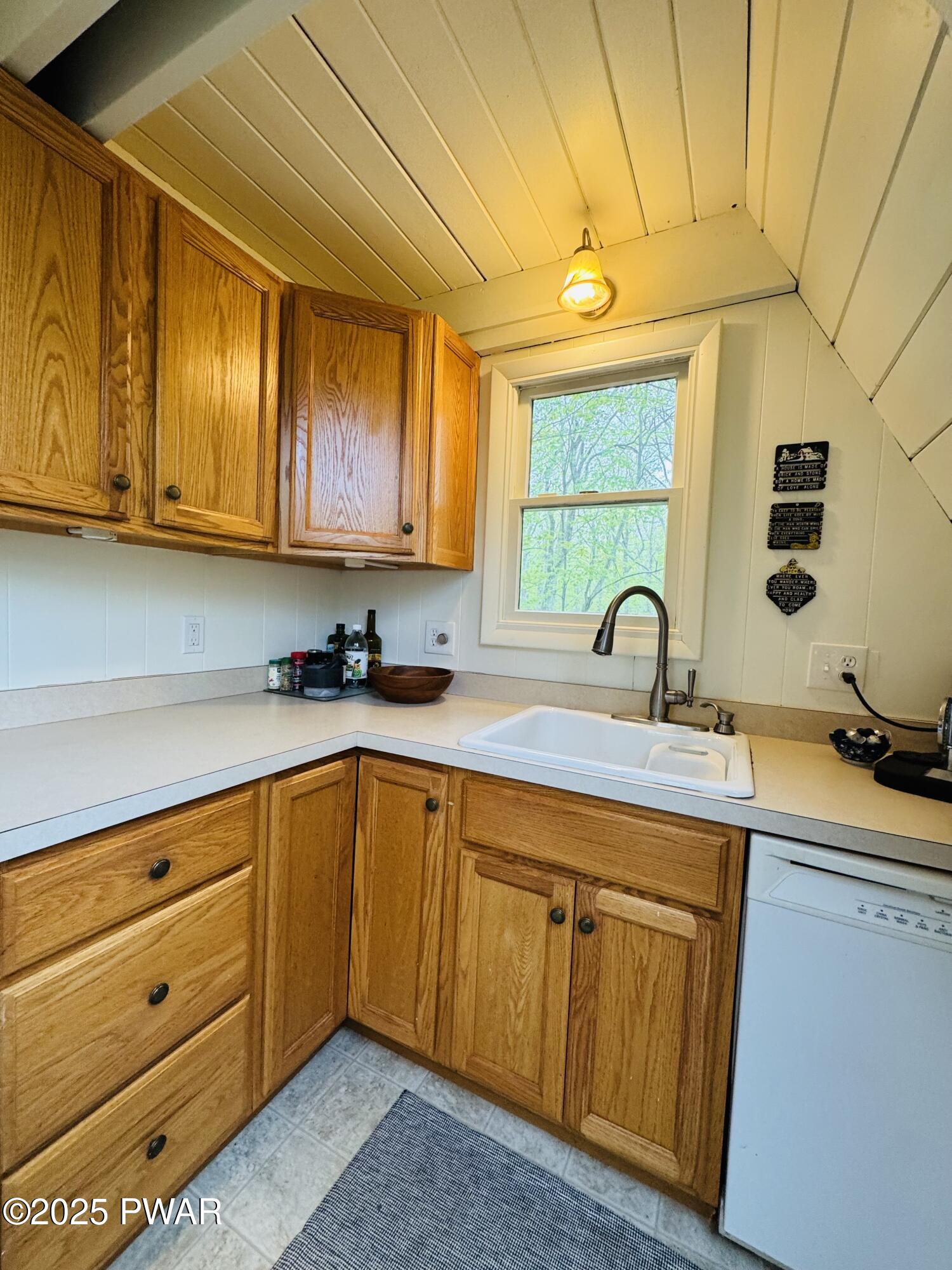 Lords Valley, Pennsylvania 18428, United States, 2 Bedrooms Bedrooms, ,2 BathroomsBathrooms,Residential,Active,130764