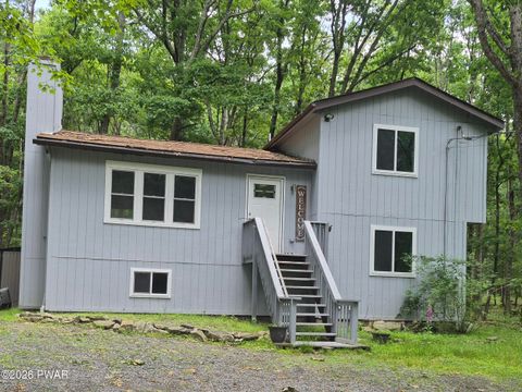 Homes For Sale - 805 Pastern Court<br/> Hawley, PA 18428