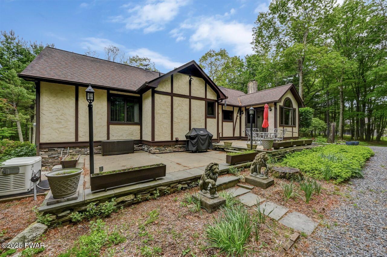 122 Swale Brook Lane, Milford, Pennsylvania image 4