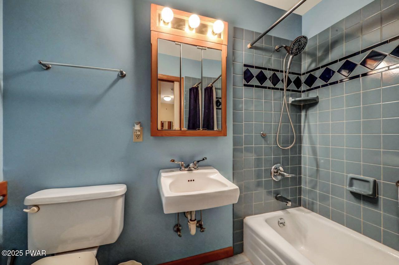 122 Swale Brook Lane, Milford, Pennsylvania image 41