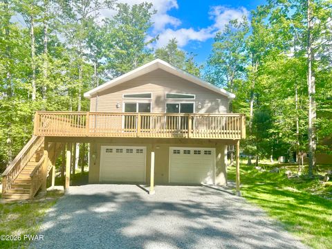 Homes For Sale - 1081 Lakeland Drive<br/> Wayne County, Lake Ariel, PA 18436