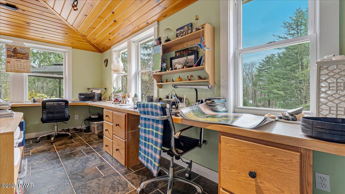 160 Long Road, Canadensis, Pennsylvania image 28