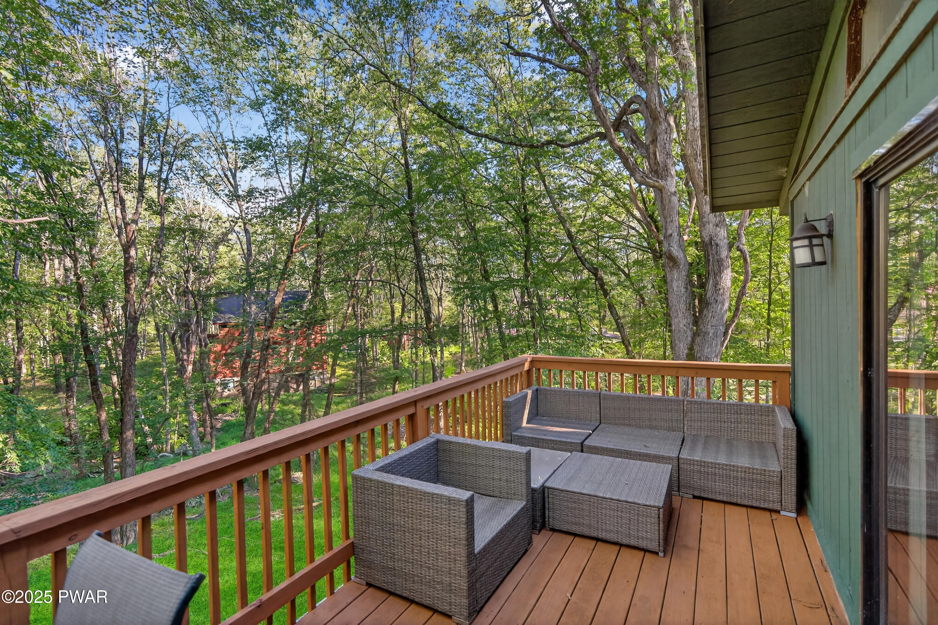 Lords Valley, Pennsylvania 18428, United States, 3 Bedrooms Bedrooms, ,2 BathroomsBathrooms,Residential,Active,201011