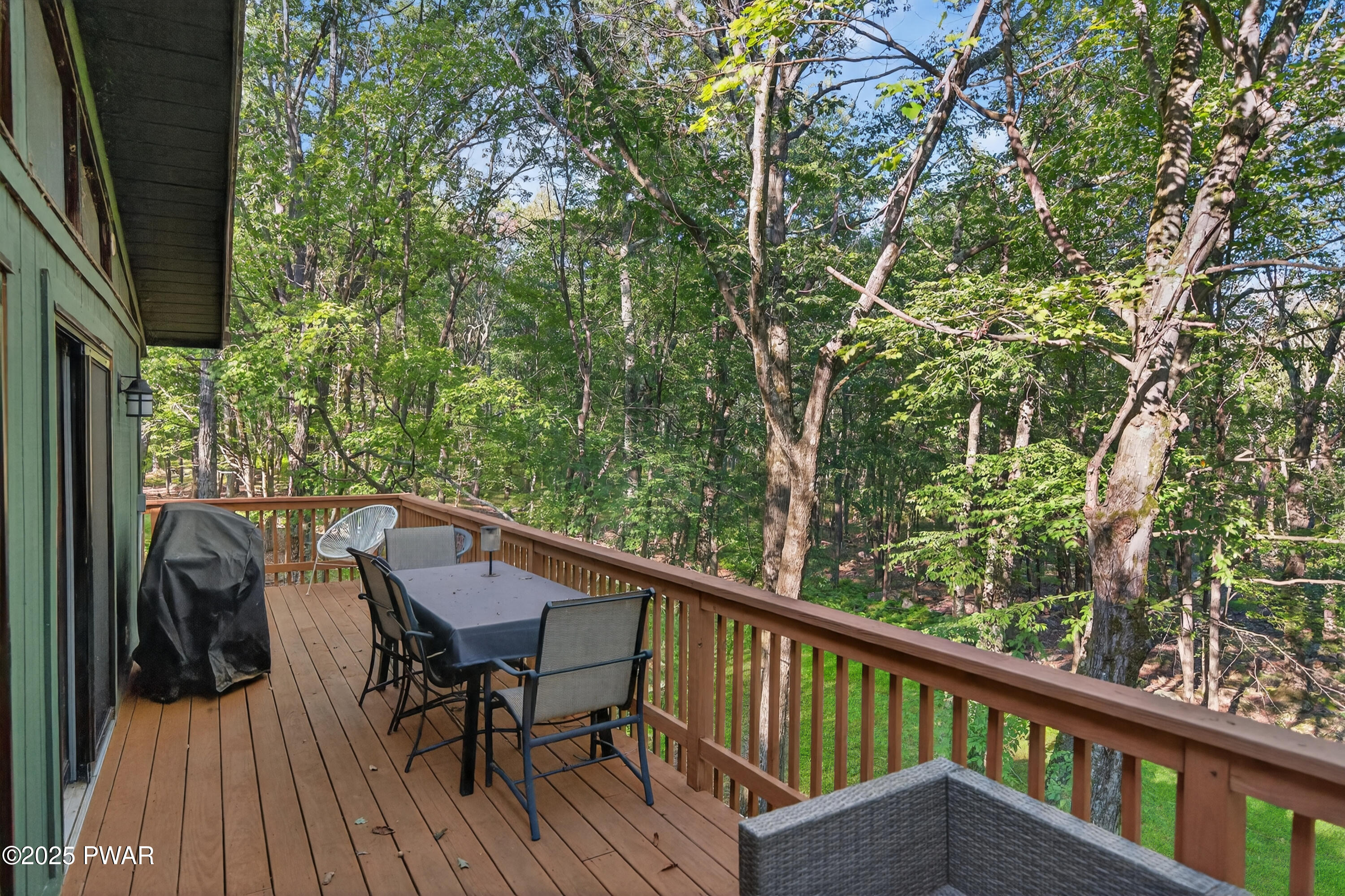 Lords Valley, Pennsylvania 18428, United States, 3 Bedrooms Bedrooms, ,2 BathroomsBathrooms,Residential,Active,201011