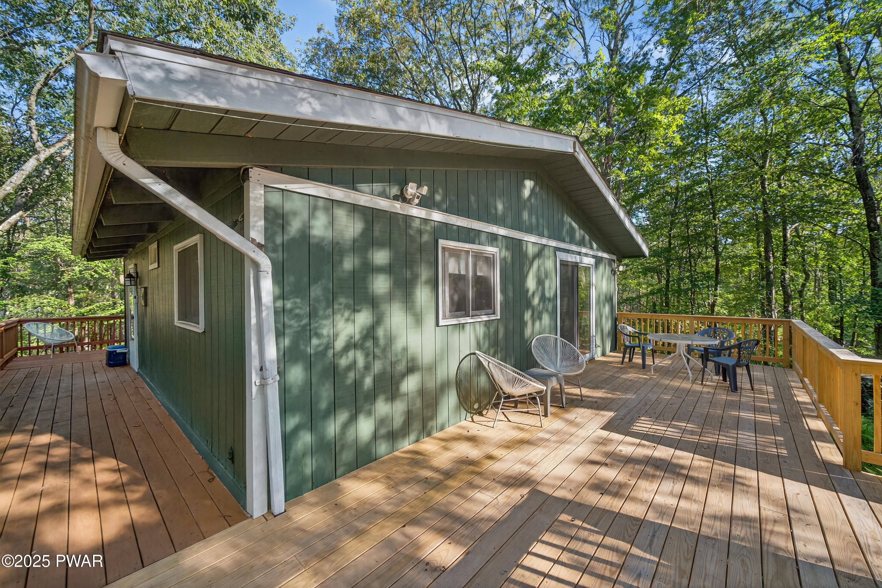 Lords Valley, Pennsylvania 18428, United States, 3 Bedrooms Bedrooms, ,2 BathroomsBathrooms,Residential,Active,201011