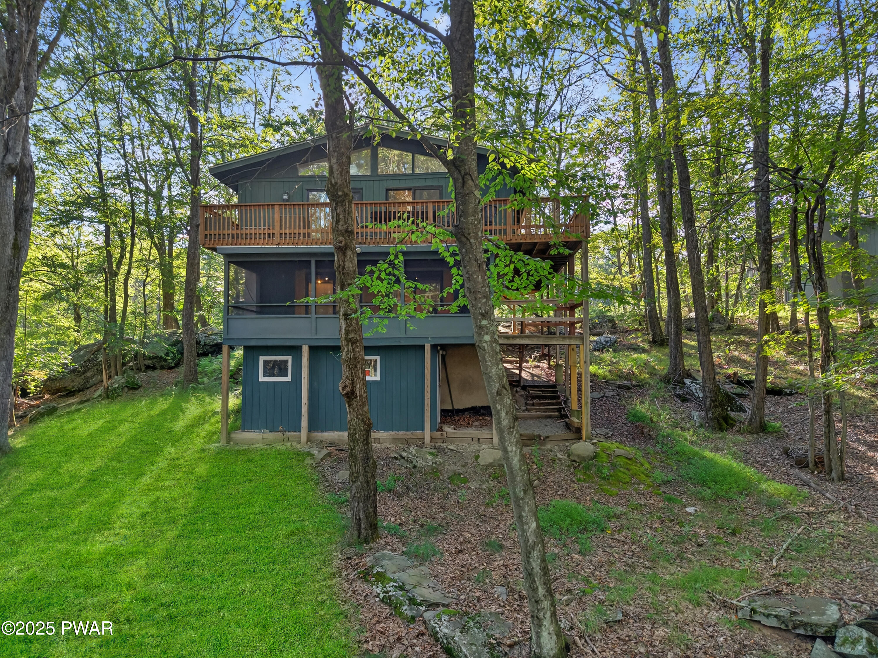 Lords Valley, Pennsylvania 18428, United States, 3 Bedrooms Bedrooms, ,2 BathroomsBathrooms,Residential,Active,201011