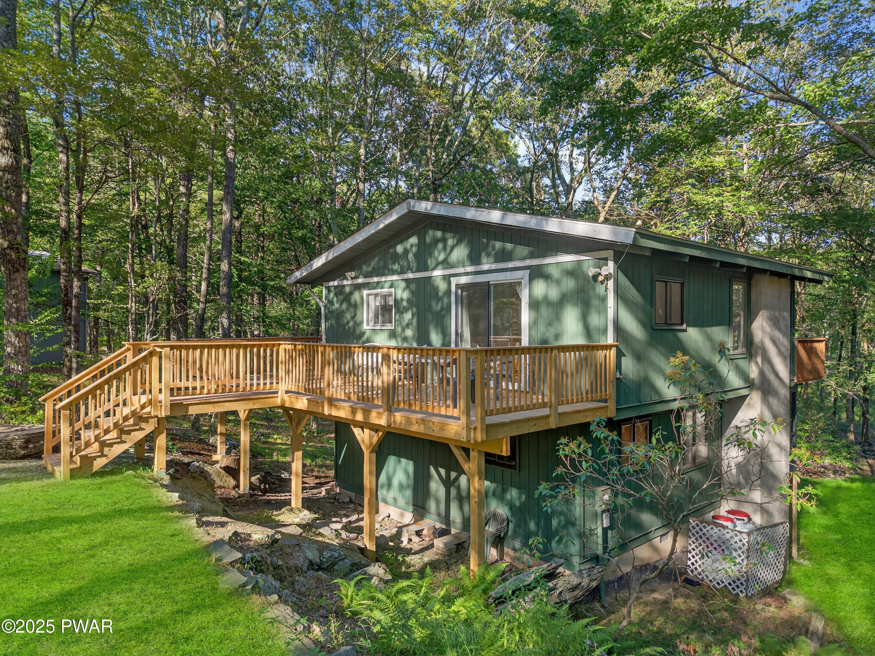 Lords Valley, Pennsylvania 18428, United States, 3 Bedrooms Bedrooms, ,2 BathroomsBathrooms,Residential,Active,201011