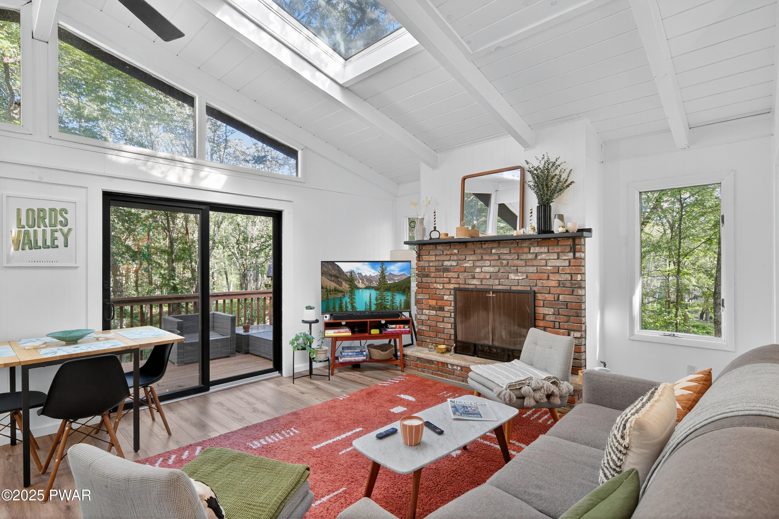 Lords Valley, Pennsylvania 18428, United States, 3 Bedrooms Bedrooms, ,2 BathroomsBathrooms,Residential,Active,201011