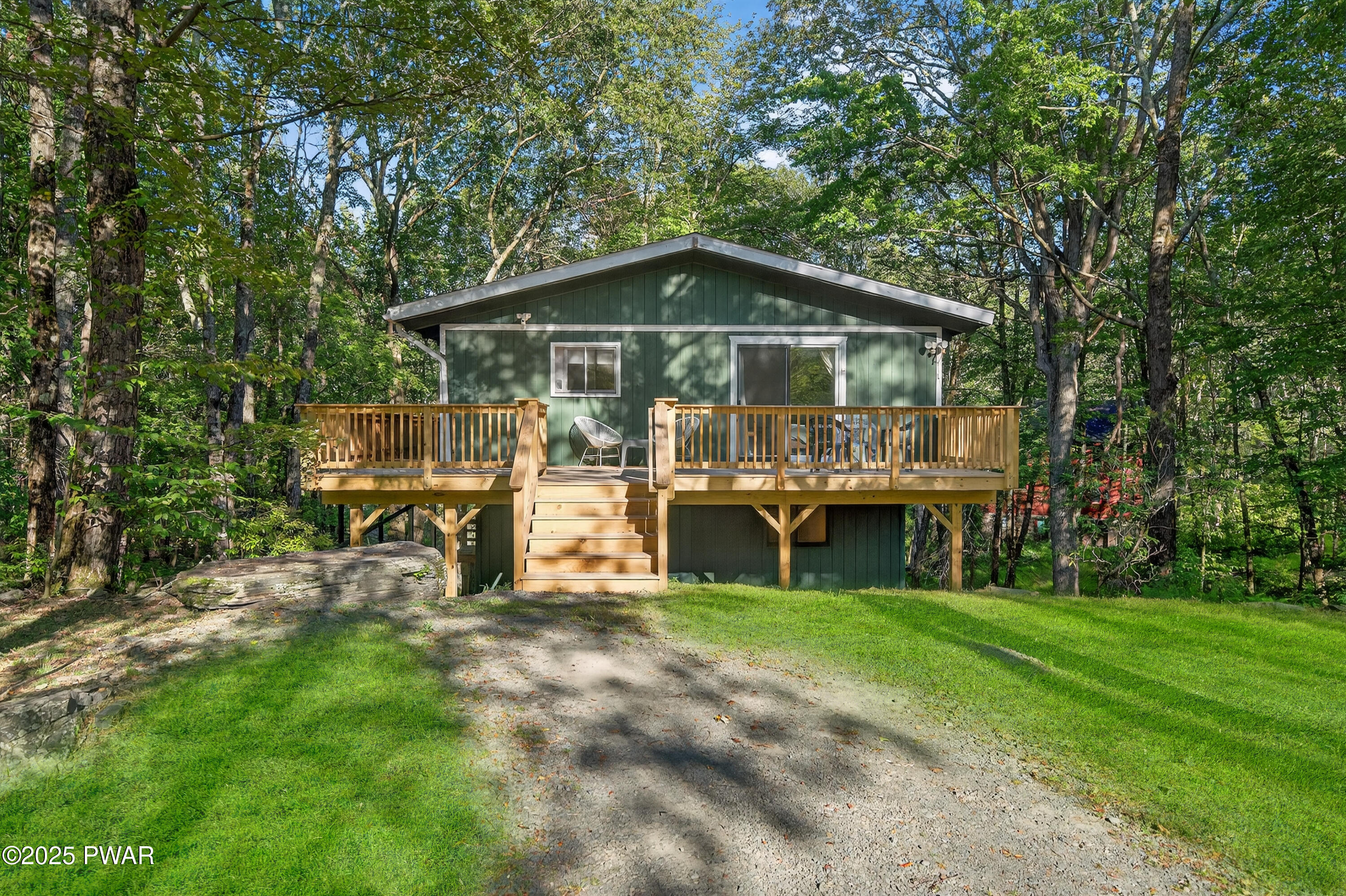 Lords Valley, Pennsylvania 18428, United States, 3 Bedrooms Bedrooms, ,2 BathroomsBathrooms,Residential,Active,201011