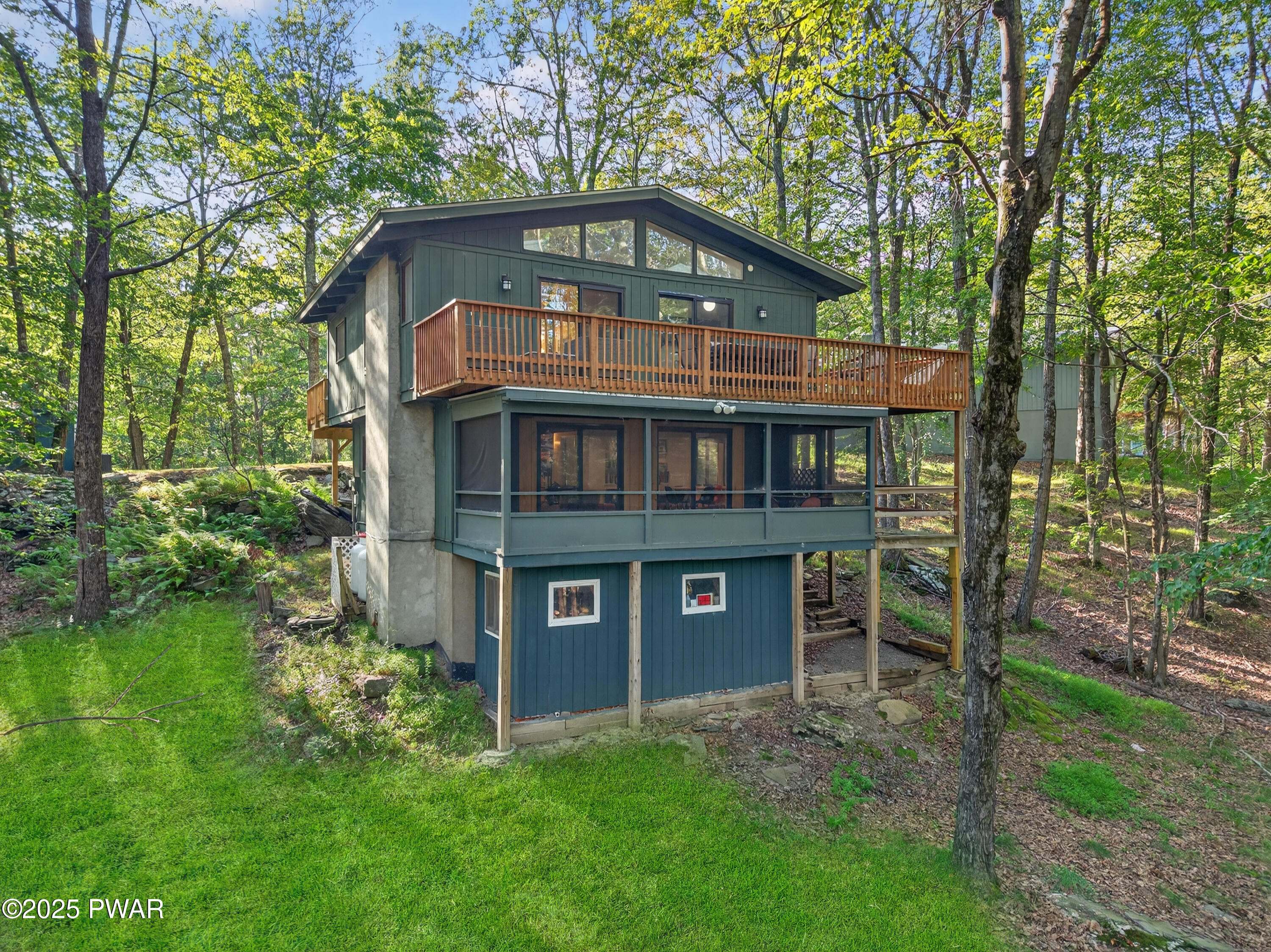 Lords Valley, Pennsylvania 18428, United States, 3 Bedrooms Bedrooms, ,2 BathroomsBathrooms,Residential,Active,201011