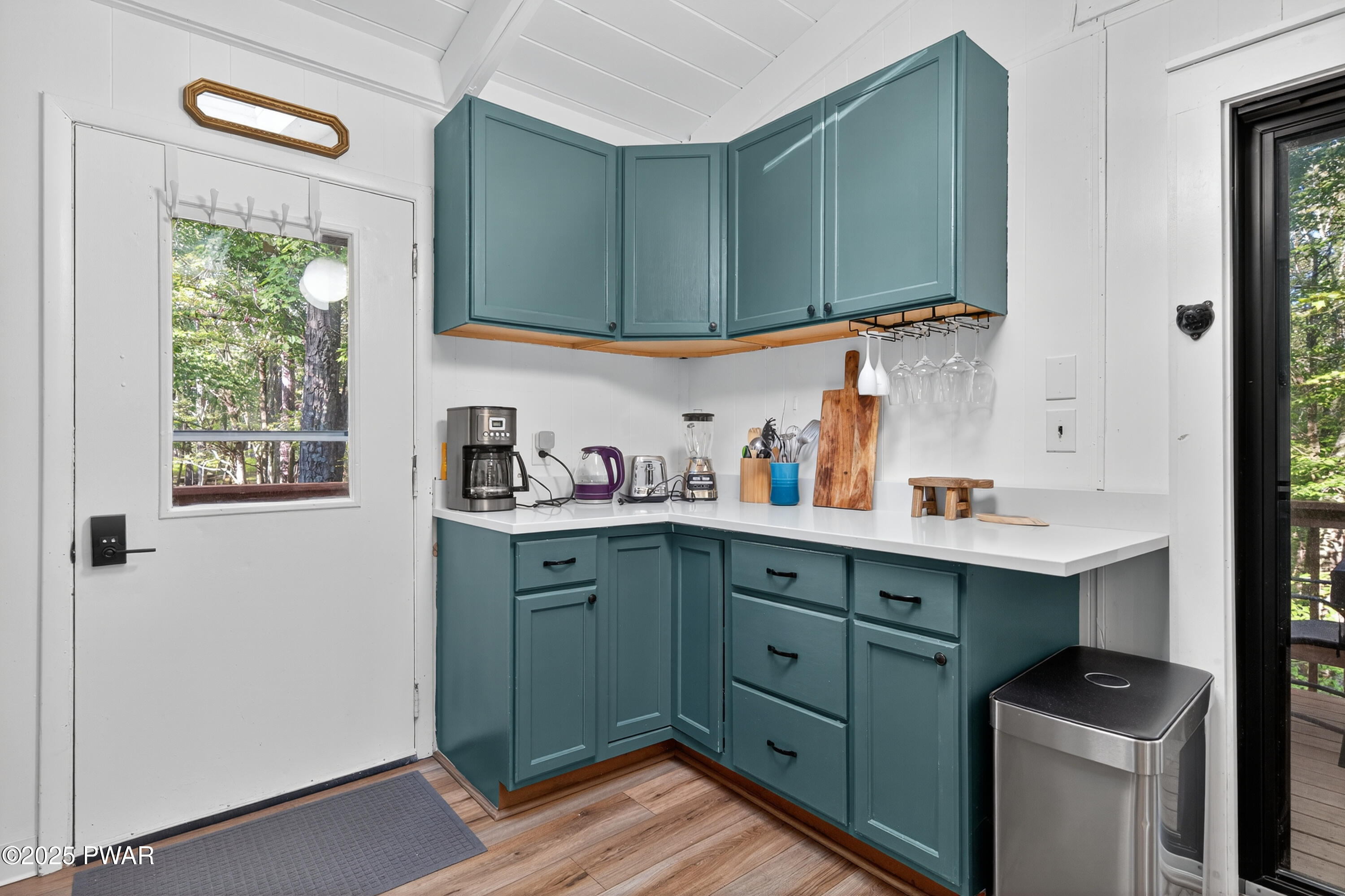 Lords Valley, Pennsylvania 18428, United States, 3 Bedrooms Bedrooms, ,2 BathroomsBathrooms,Residential,Active,201011