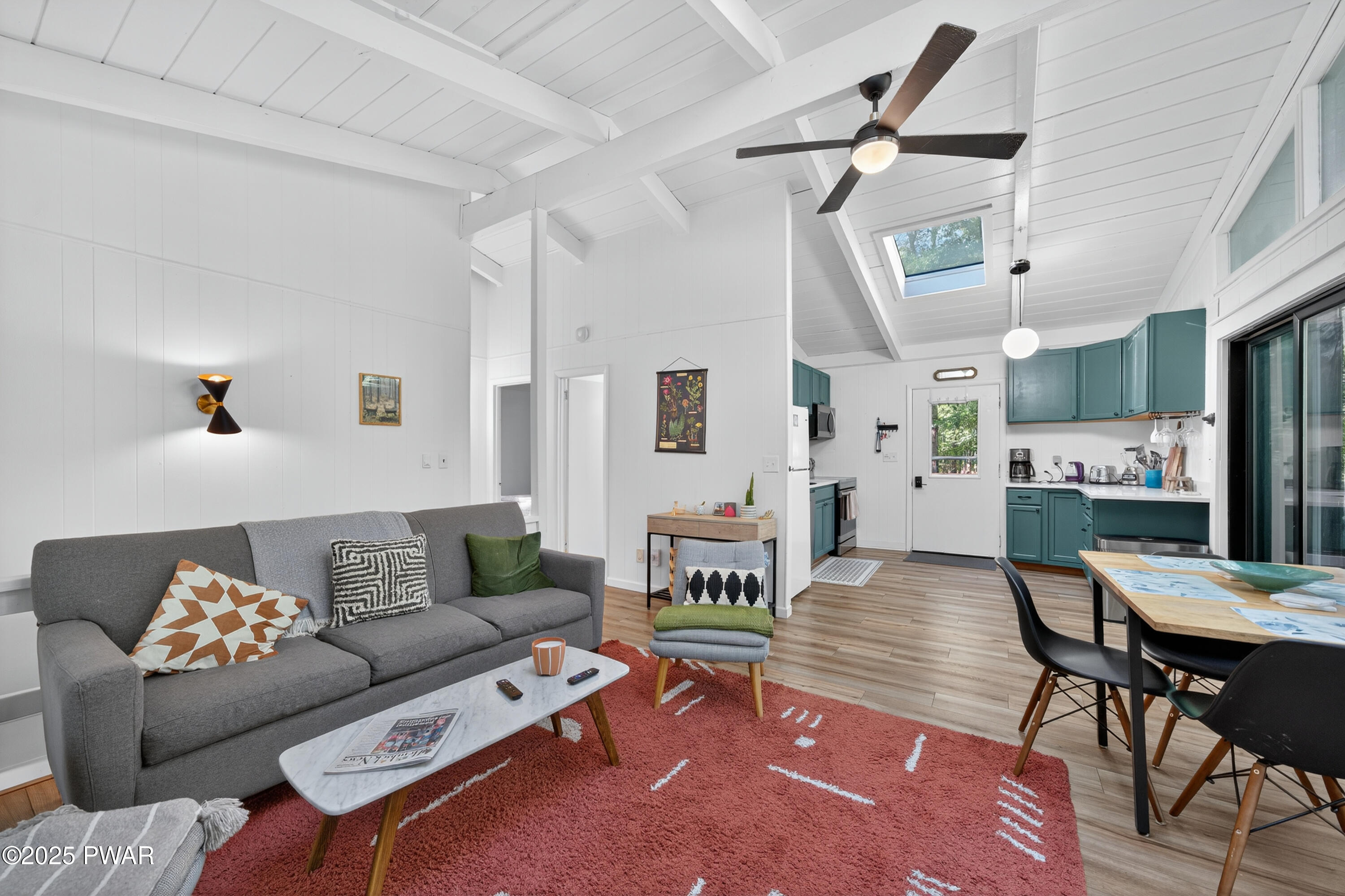 Lords Valley, Pennsylvania 18428, United States, 3 Bedrooms Bedrooms, ,2 BathroomsBathrooms,Residential,Active,201011