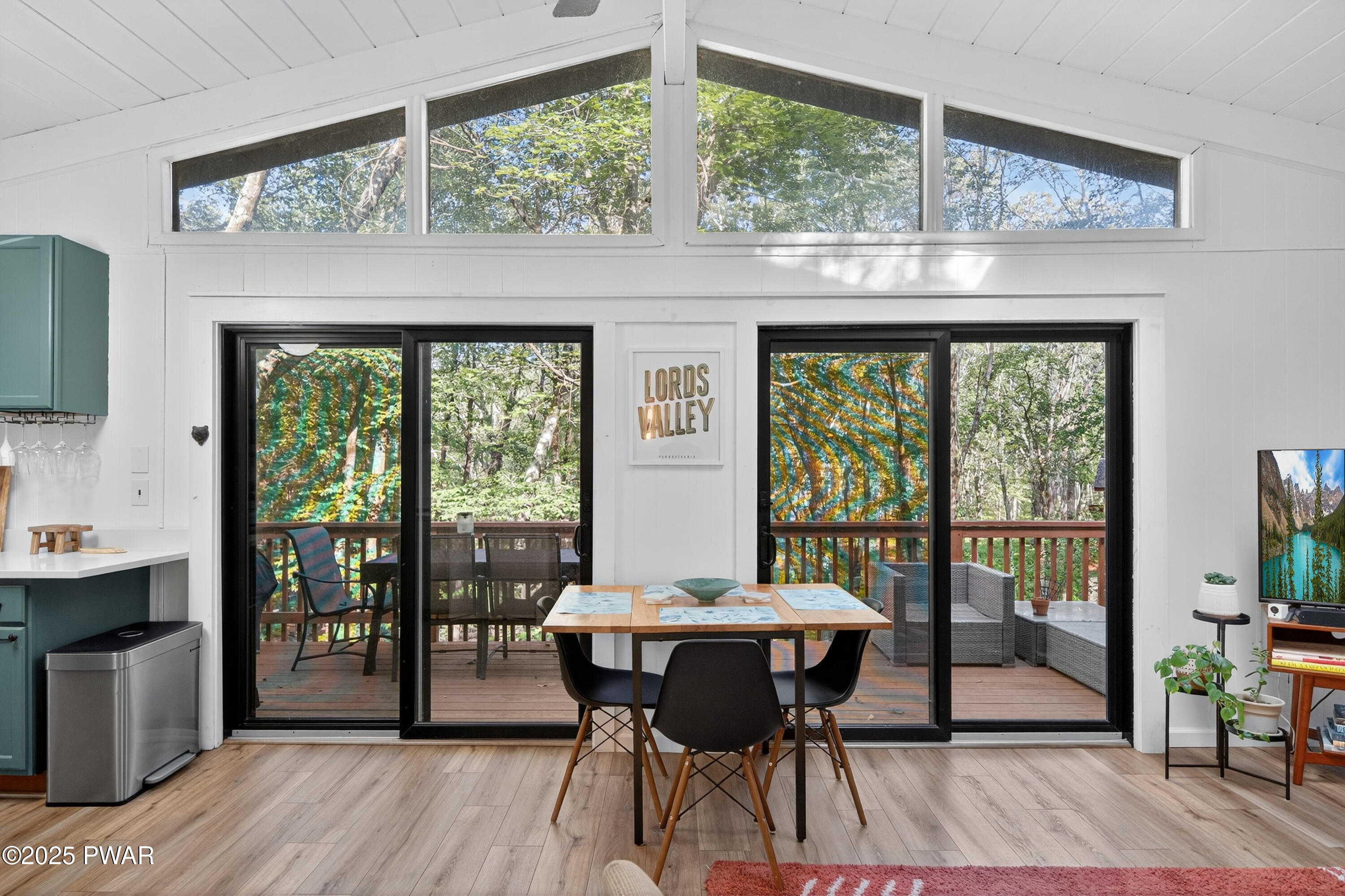 Lords Valley, Pennsylvania 18428, United States, 3 Bedrooms Bedrooms, ,2 BathroomsBathrooms,Residential,Active,201011