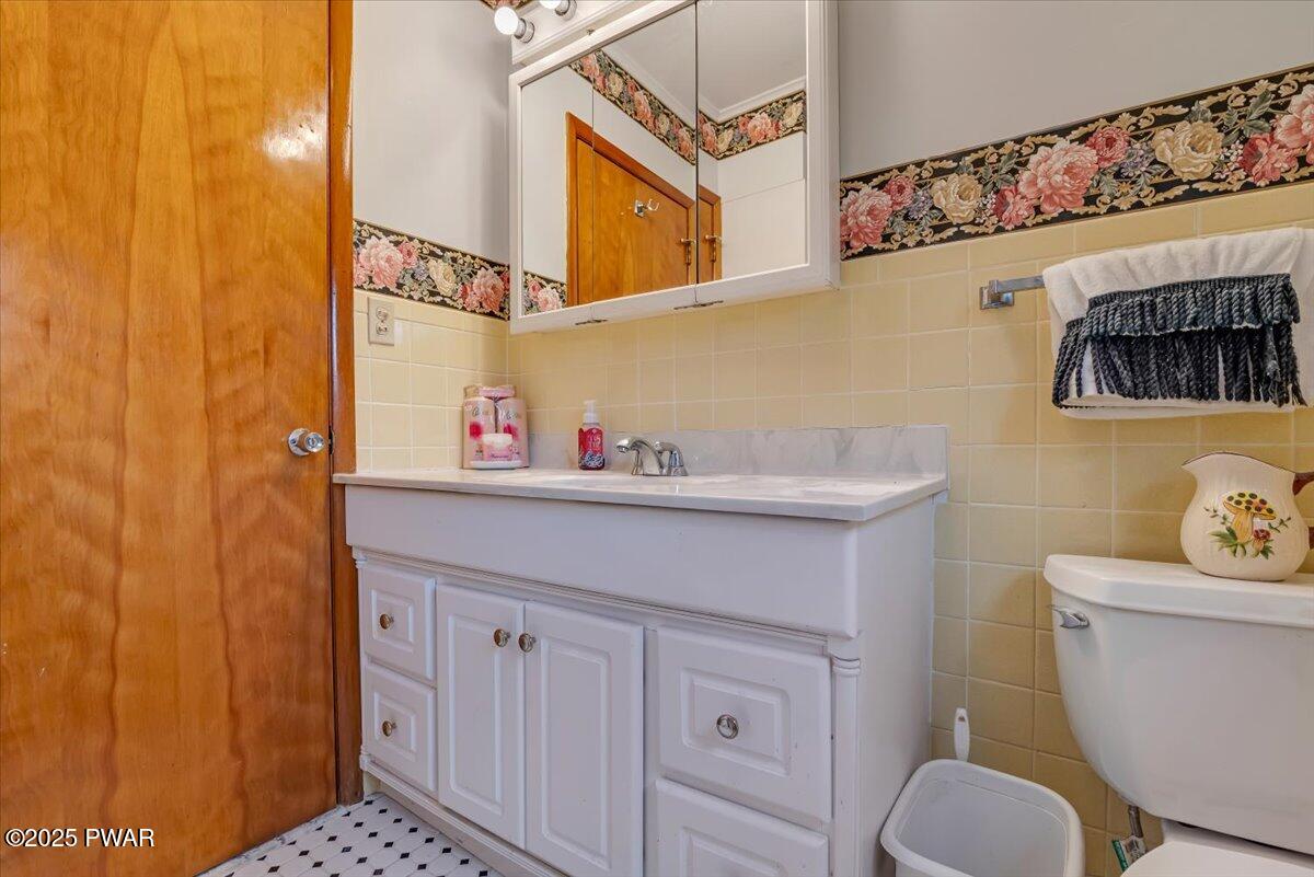 111 N Redwood Drive, Greentown, Pennsylvania image 32