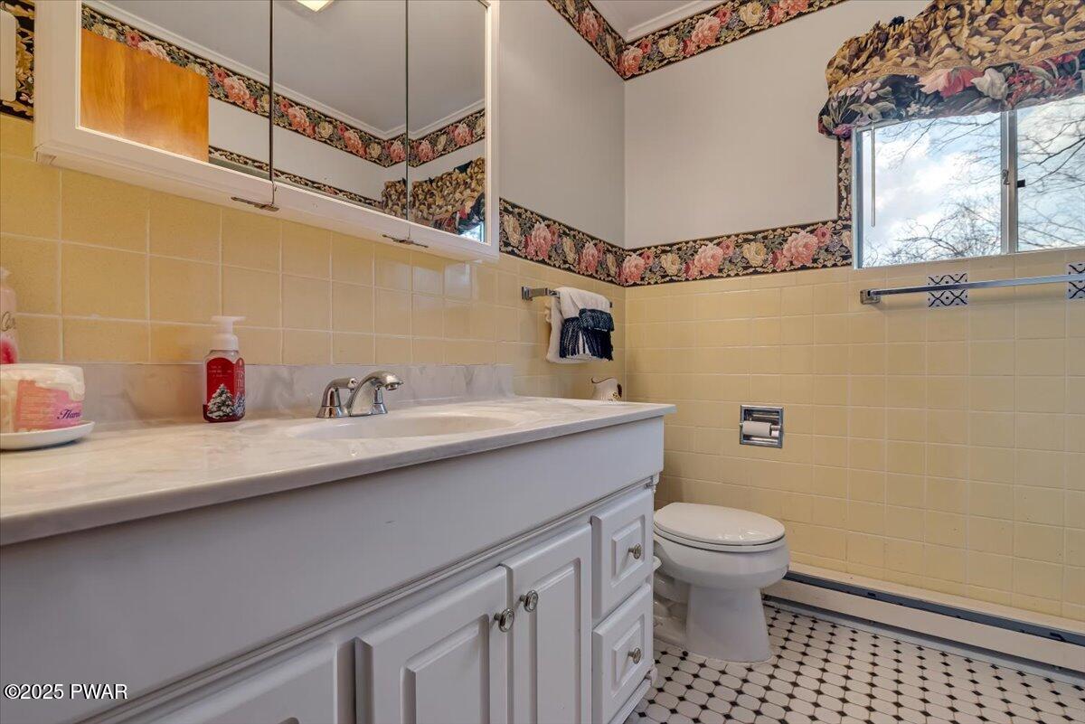 111 N Redwood Drive, Greentown, Pennsylvania image 30