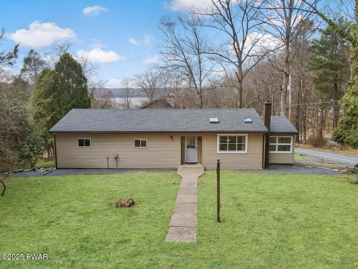 111 N Redwood Drive, Greentown, Pennsylvania image 2