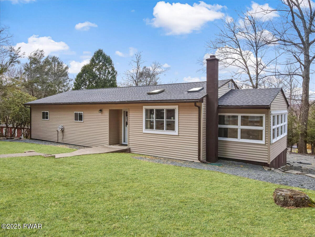 111 N Redwood Drive, Greentown, Pennsylvania image 1