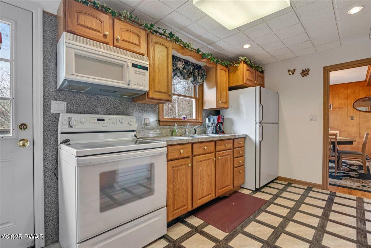 111 N Redwood Drive, Greentown, Pennsylvania image 18