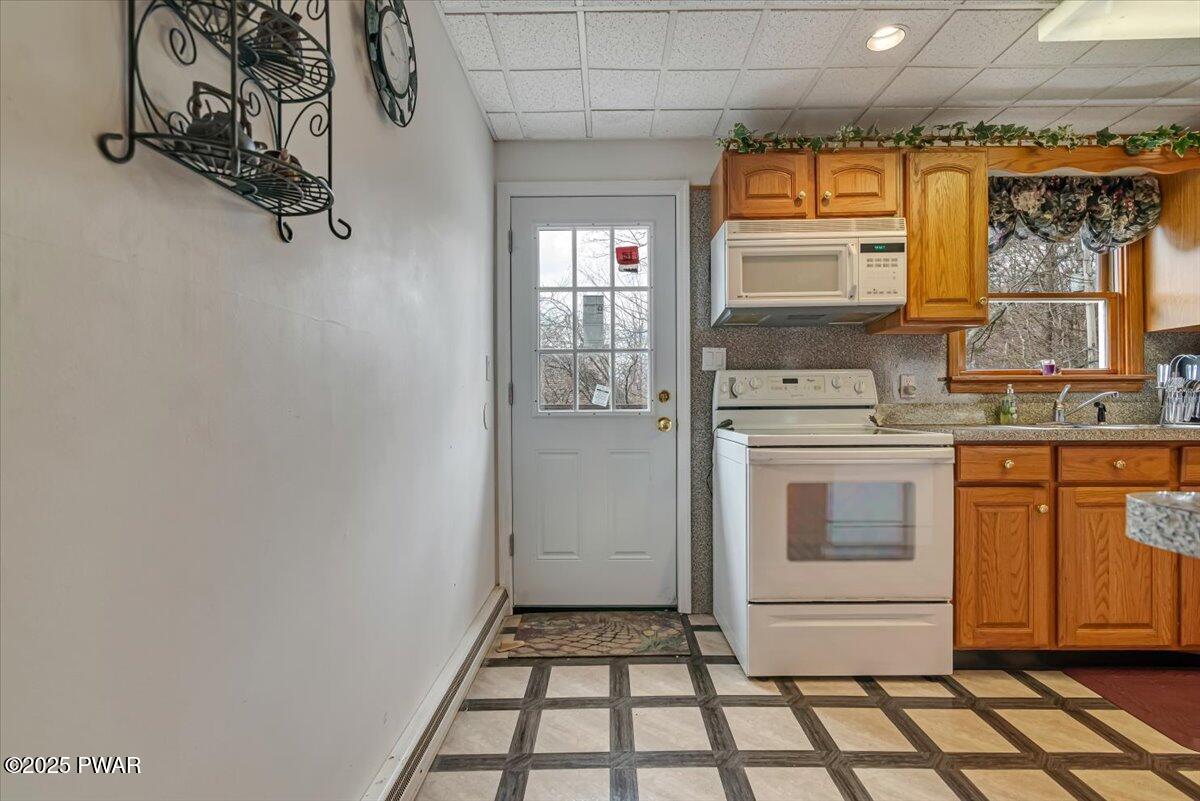 111 N Redwood Drive, Greentown, Pennsylvania image 21
