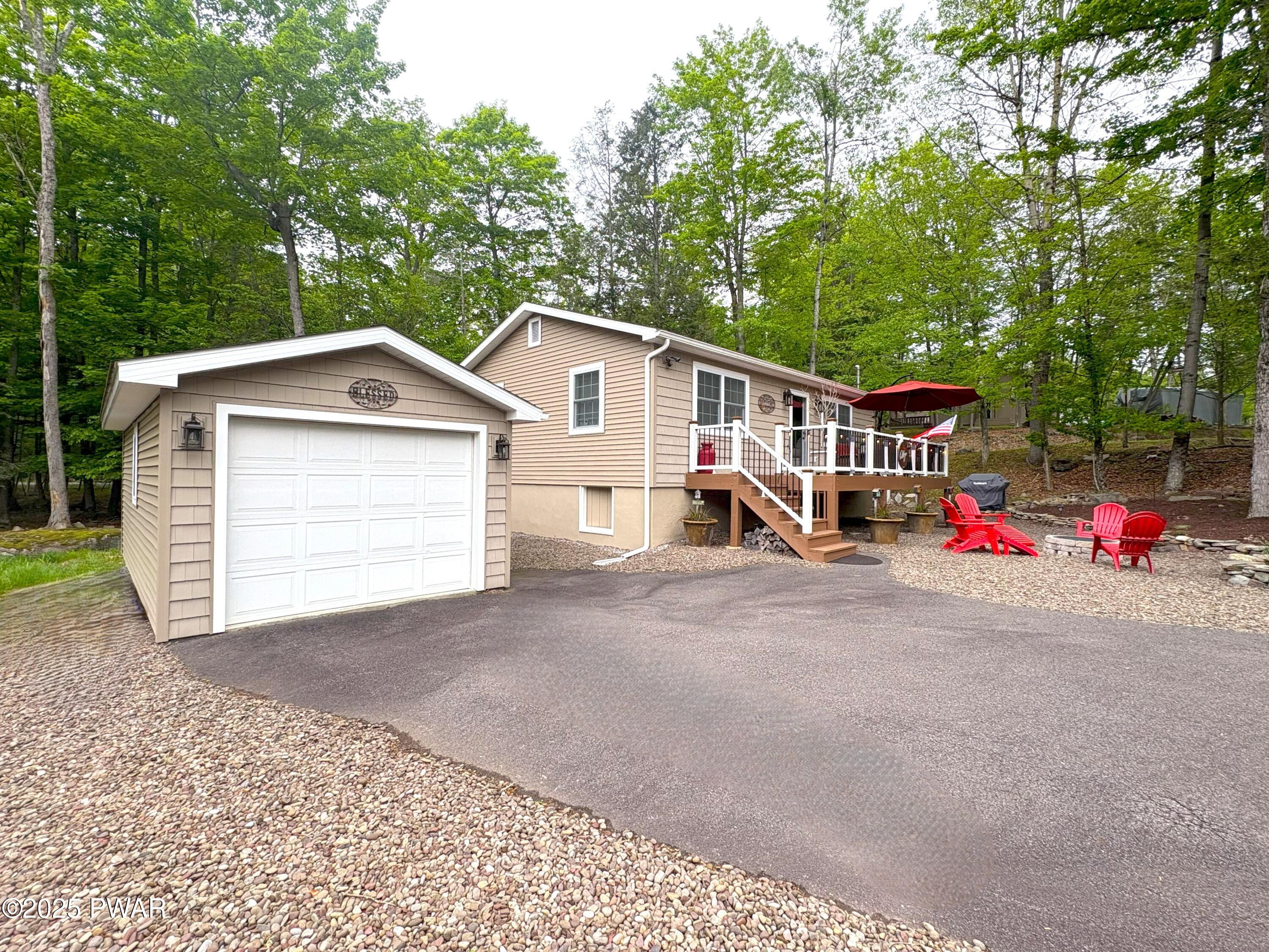 1039 Rolling Hills Drive, Lake Ariel, Pennsylvania image 2