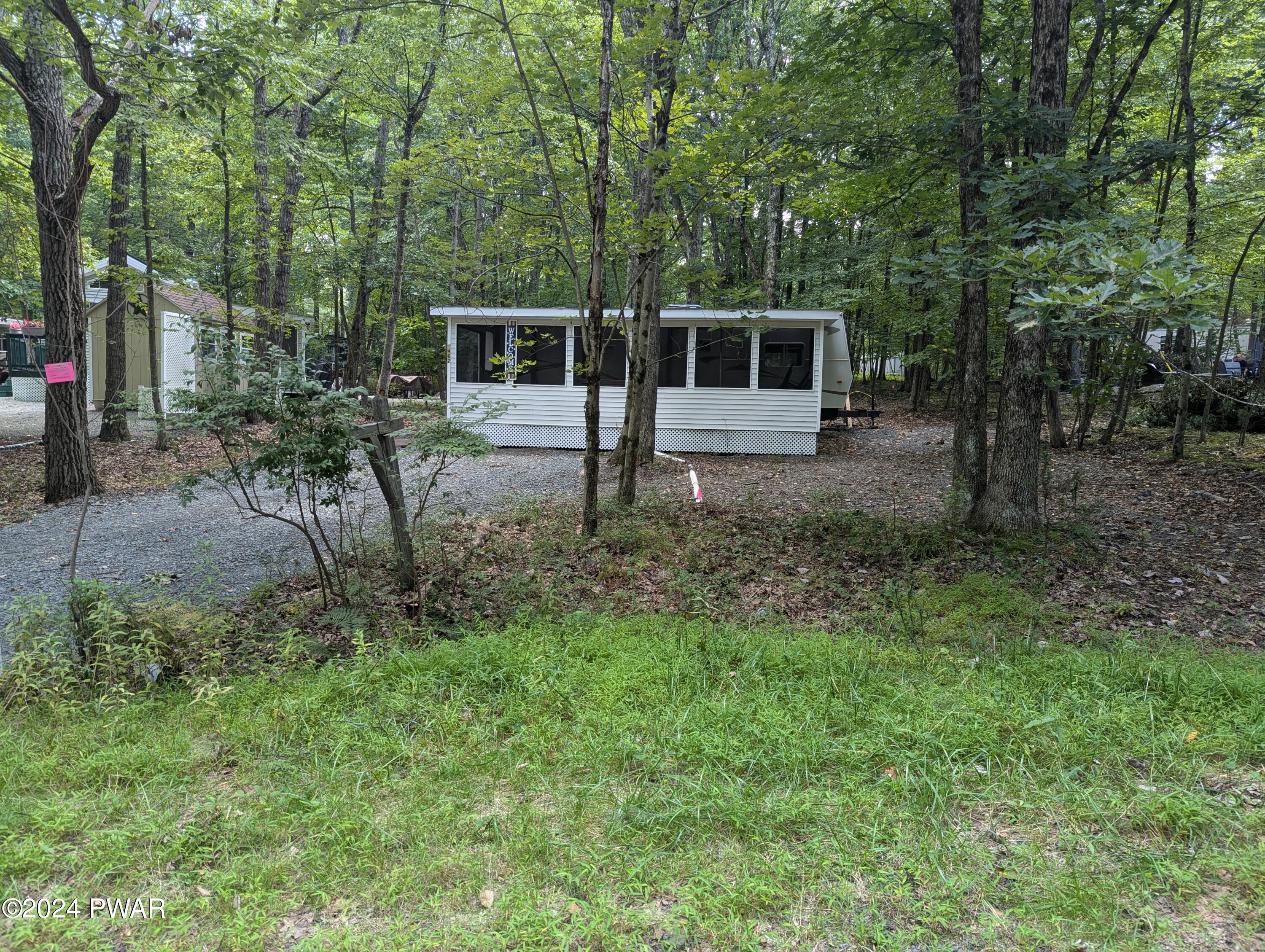 1962 Cardinal Lane, Shohola, Pennsylvania image 3