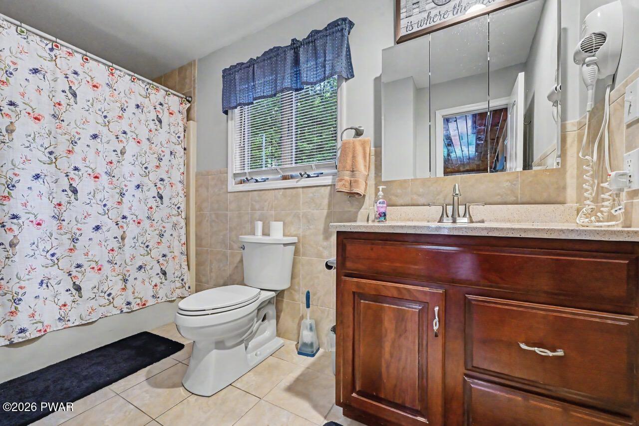 218 Lakeview Dr, Lake Ariel, PA, 18436, USA, 4 Bedrooms Bedrooms, ,3 BathroomsBathrooms,Residential,Active,218 Lakeview Dr,PW261851