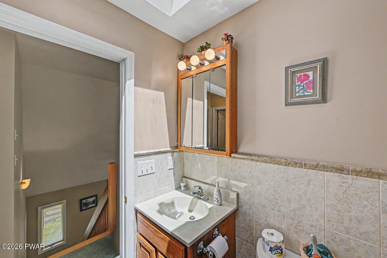 218 Lakeview Dr, Lake Ariel, PA, 18436, USA, 4 Bedrooms Bedrooms, ,3 BathroomsBathrooms,Residential,Active,218 Lakeview Dr,PW261851