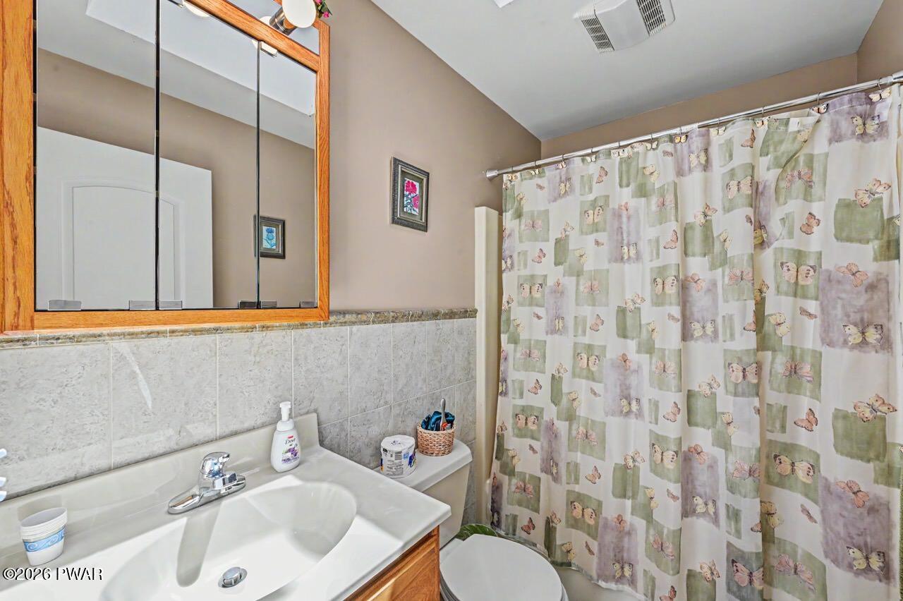 218 Lakeview Dr, Lake Ariel, PA, 18436, USA, 4 Bedrooms Bedrooms, ,3 BathroomsBathrooms,Residential,Active,218 Lakeview Dr,PW261851