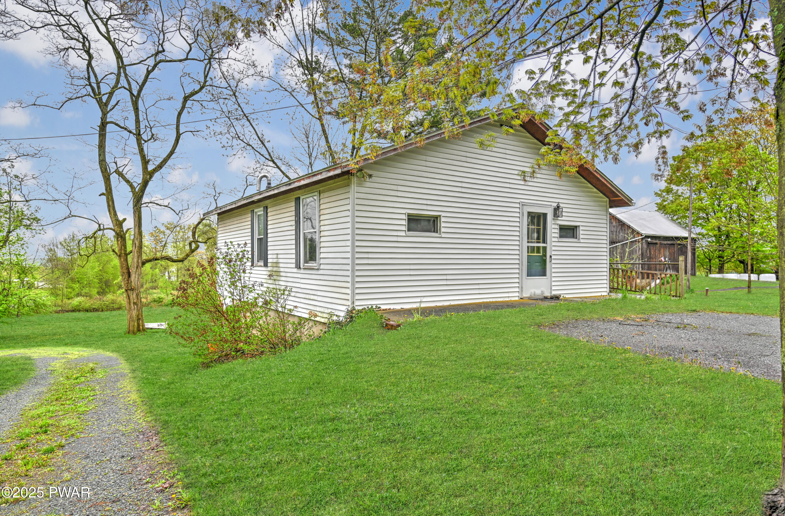 580 & 584 Sterling Road, Sterling, Pennsylvania image 2