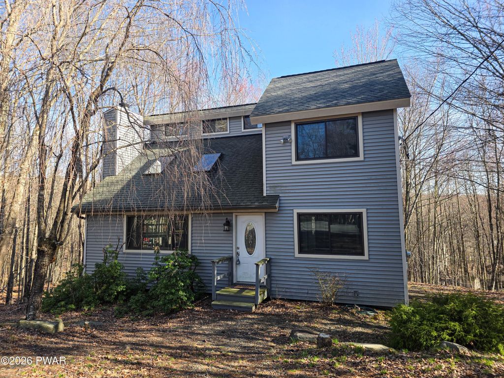 Photo of 11 Highpoint Court, Lake Ariel, PA 18436 (MLS # PW260882)