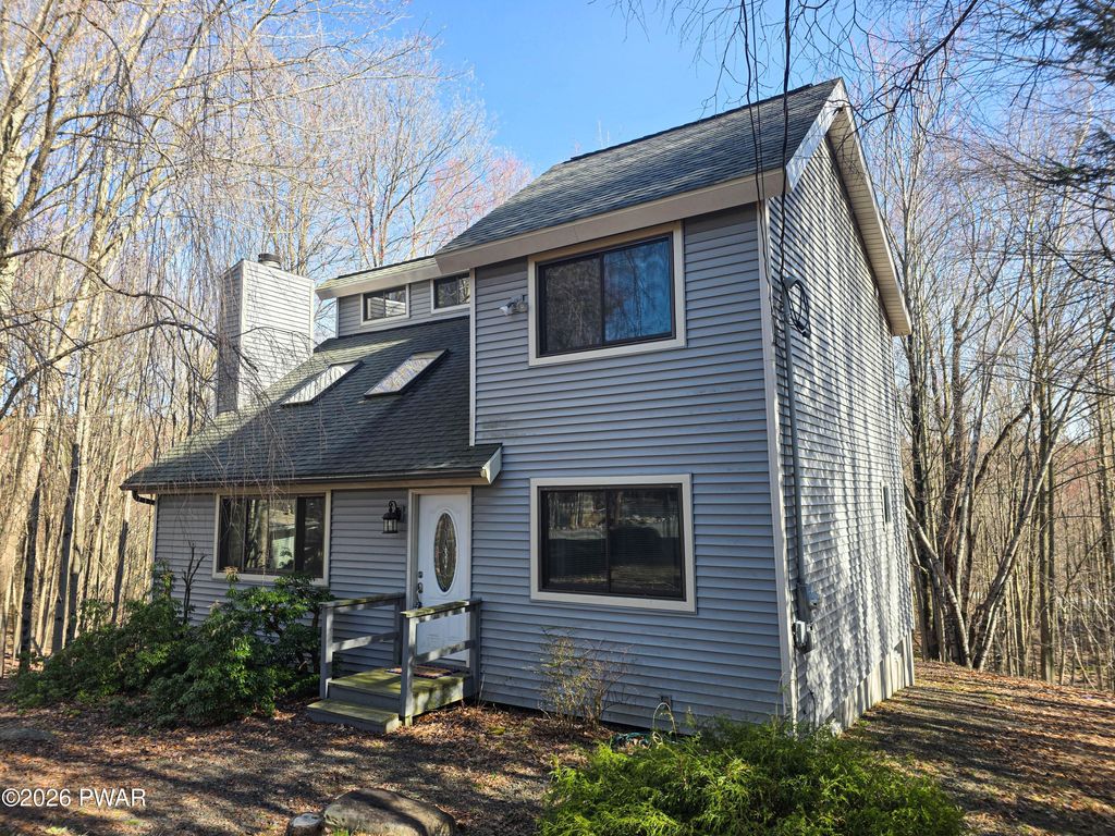 Photo of 11 Highpoint Court, Lake Ariel, PA 18436 (MLS # PW260882)