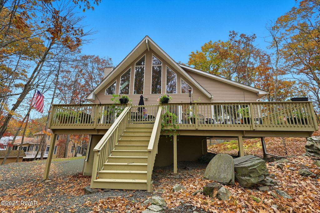 Photo of 330 W Lakeview Road, Lackawaxen, PA 18435 (MLS # PW253589)